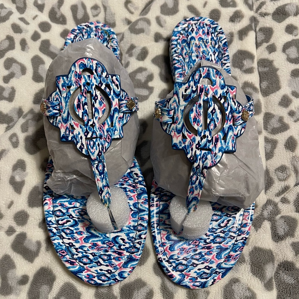 Crown and ivy thong sandles size 9.5